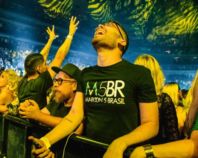 Fã viaja dos EUA ao Brasil para a estreia da turnê do Maroon 5 em São José do Rio Preto