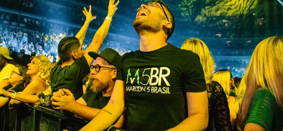 Fã viaja dos EUA ao Brasil para a estreia da turnê do Maroon 5 em São José do Rio Preto