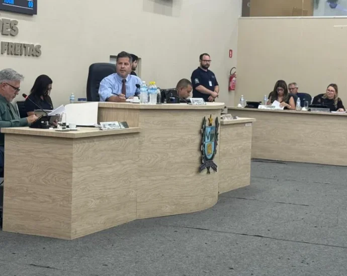 Câmara de Andradina realiza 27ª sessão ordinária com participação de alunos