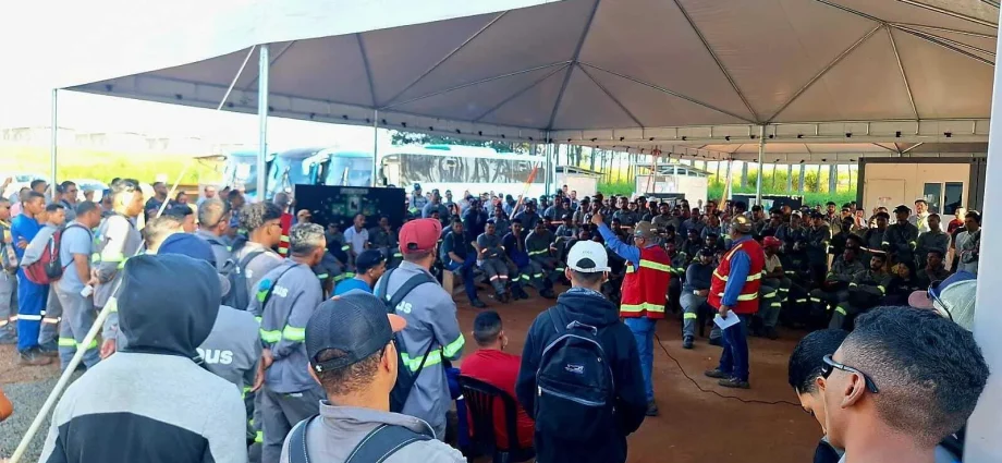 Greve em Inocência pressiona por reajuste salarial de trabalhadores